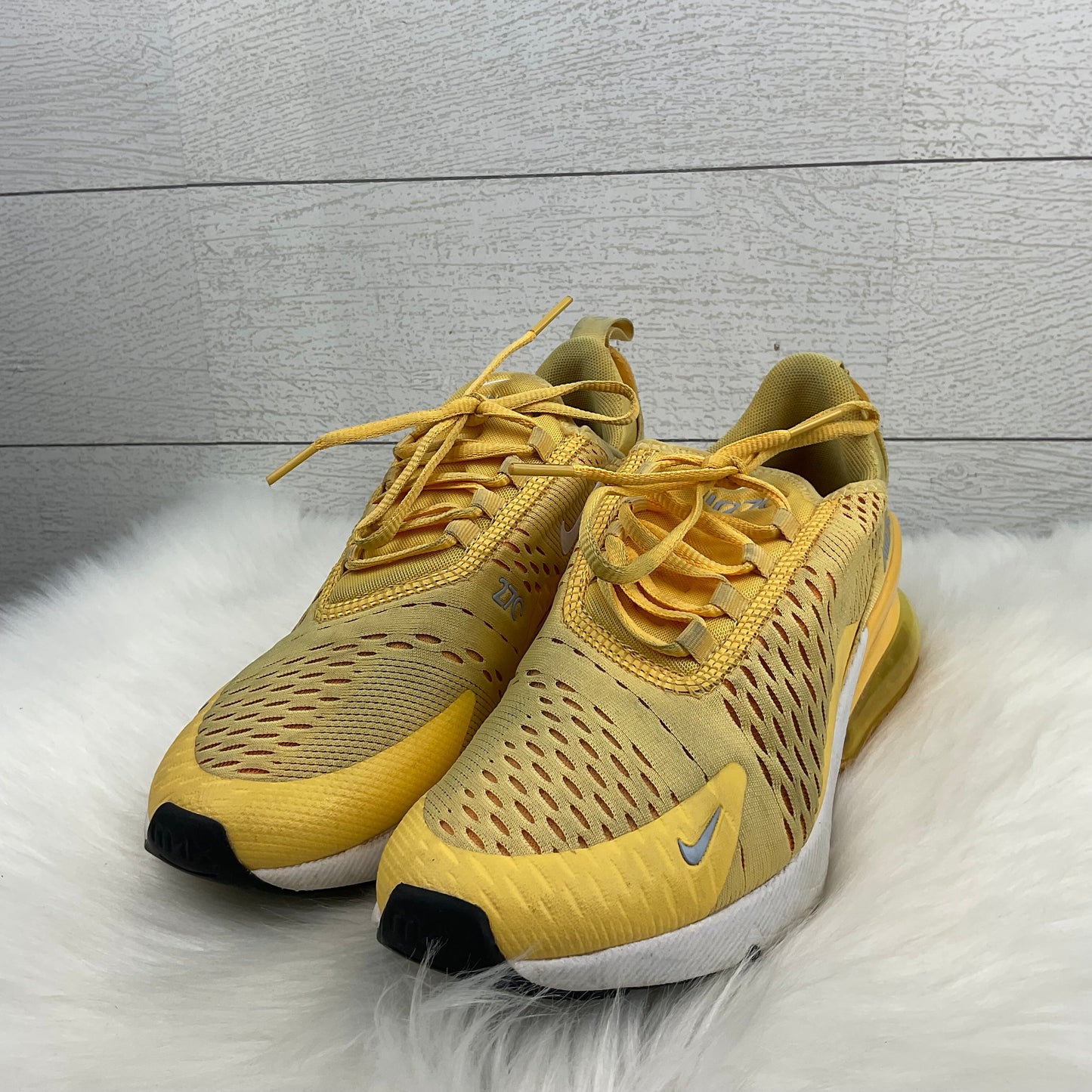 Shoes Athletic By Nike In Yellow, Size: 7.5