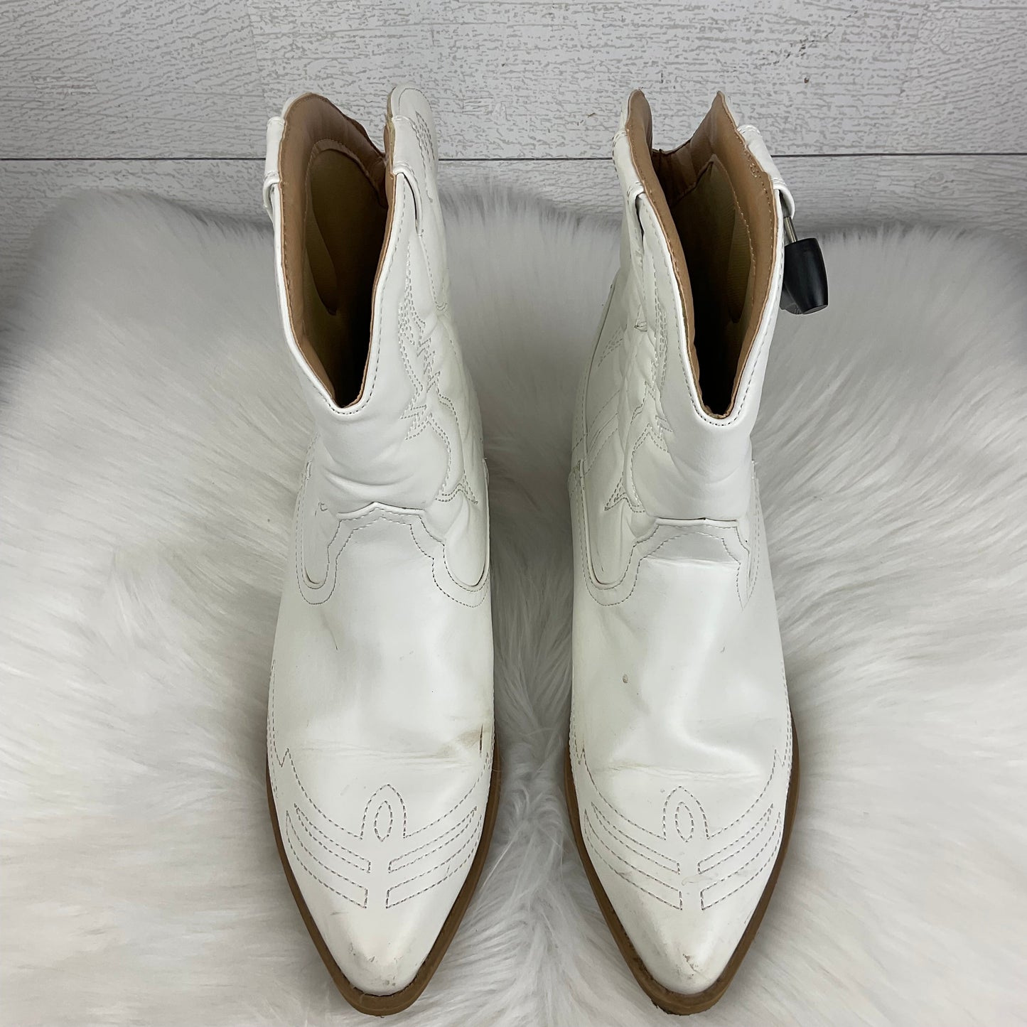 Boots Ankle Heels By Soda In White, Size: 10