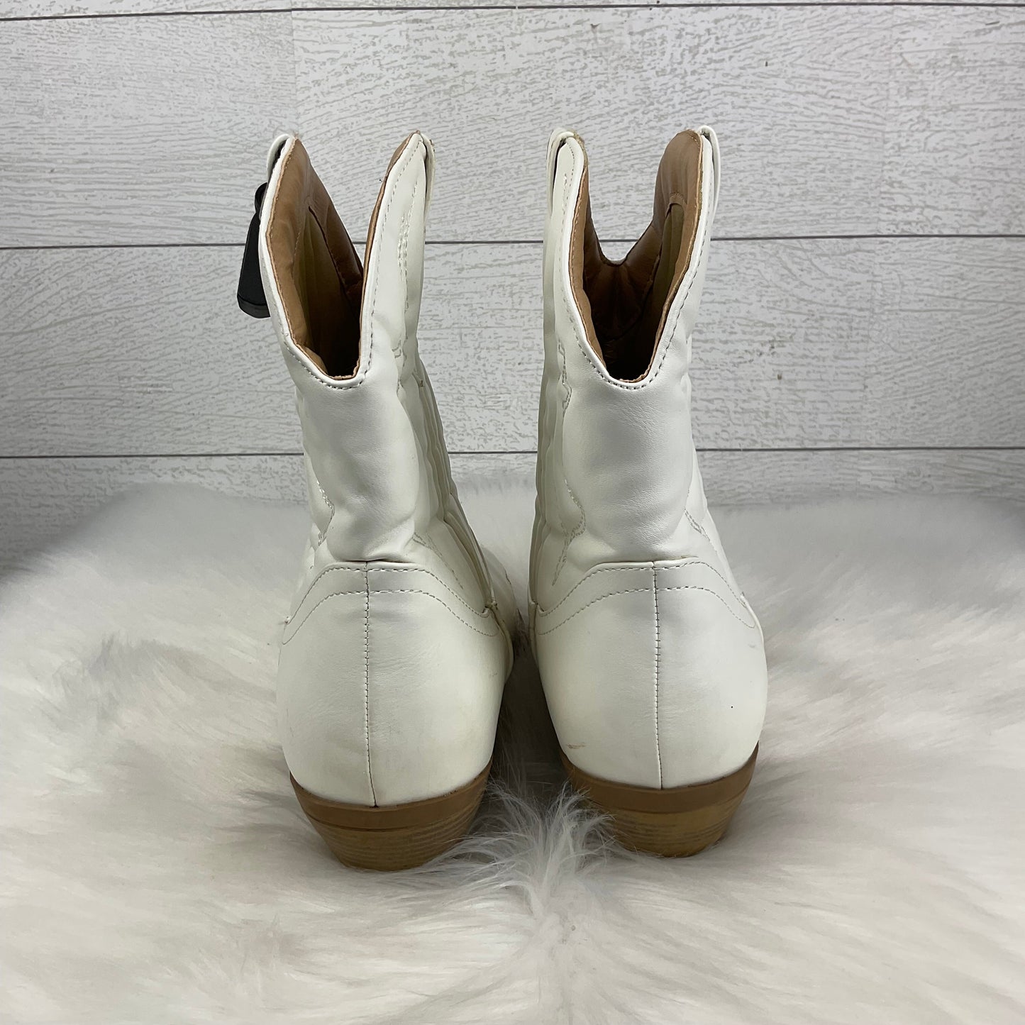 Boots Ankle Heels By Soda In White, Size: 10