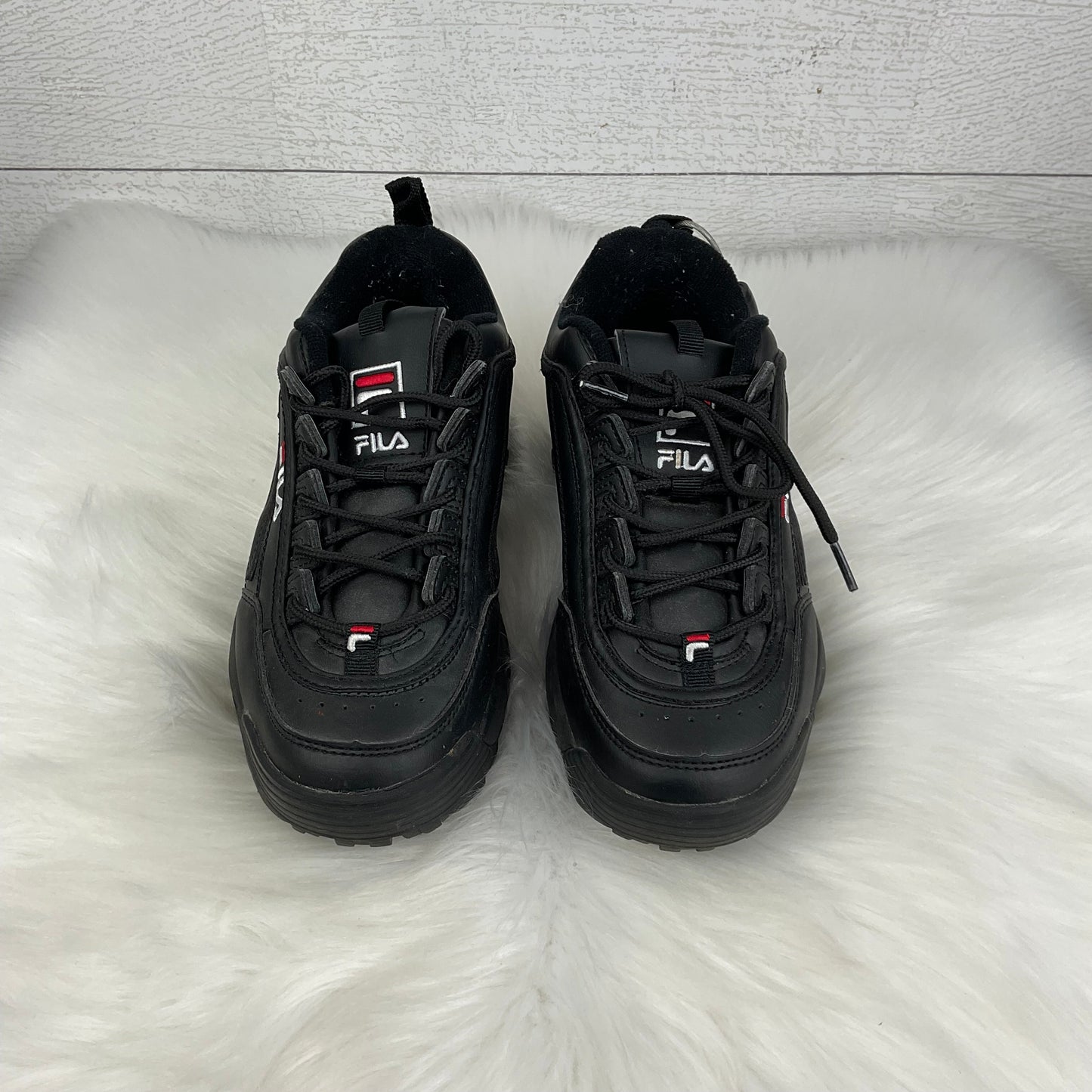 Shoes Athletic By Fila In Black, Size: 6.5