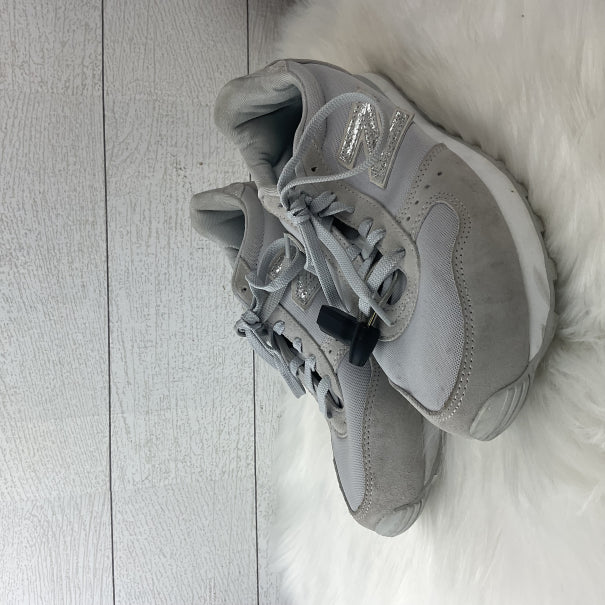Shoes Athletic By New Balance In Grey, Size: 11