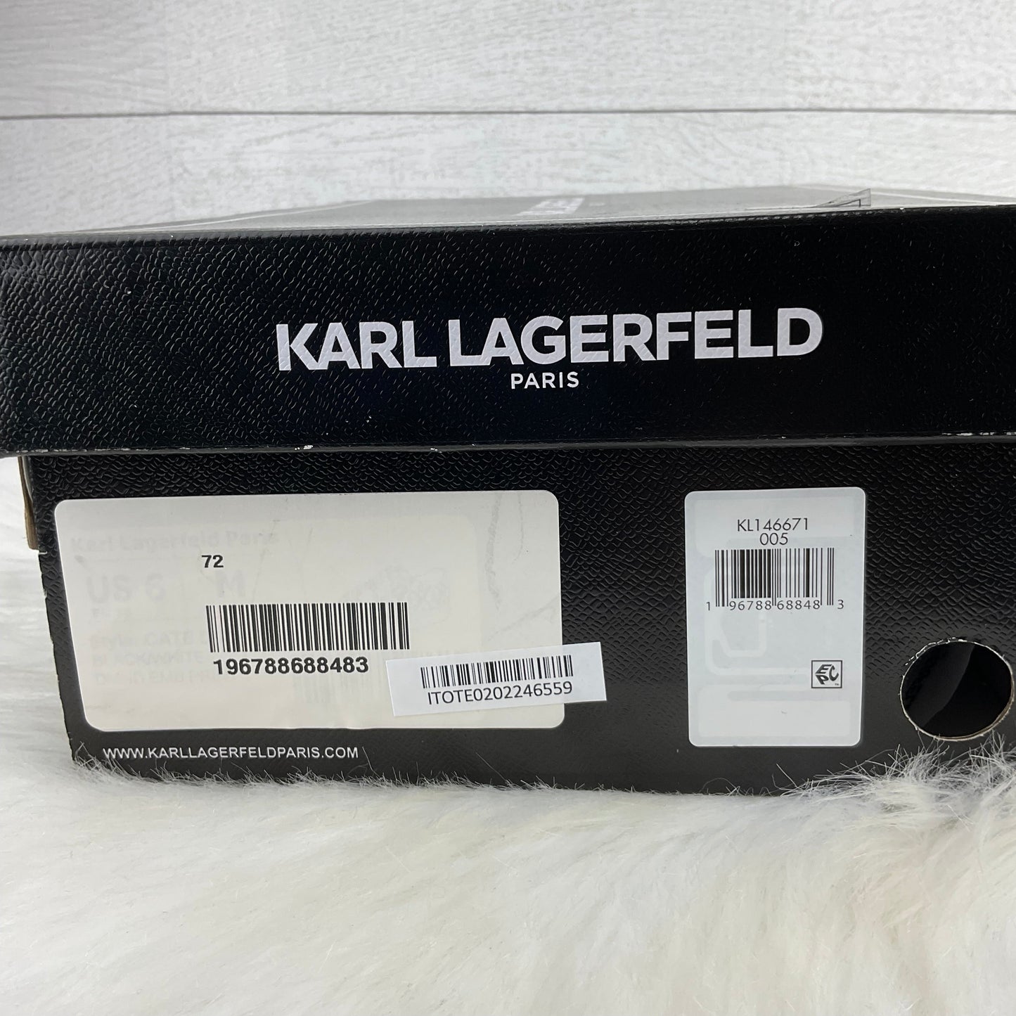 Shoes Sneakers By Karl Lagerfeld  Size: 6
