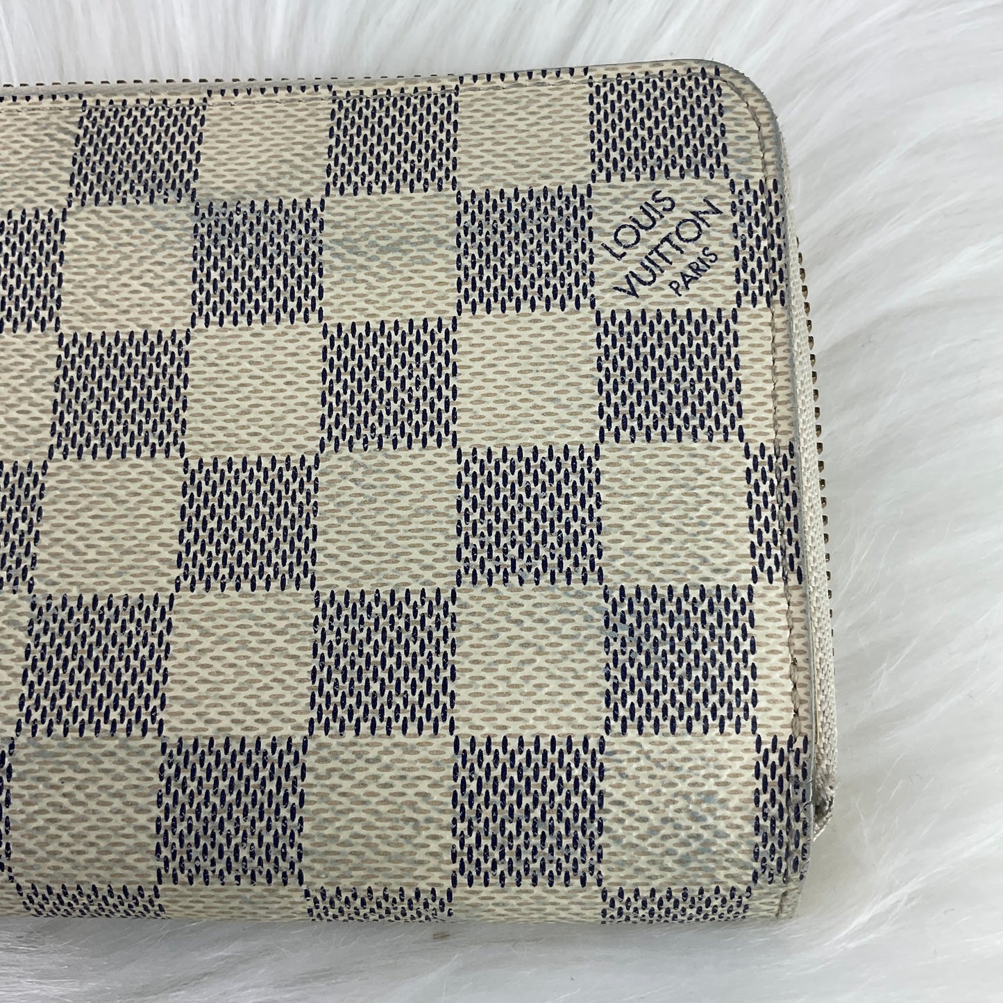 Wallet Luxury Designer By Louis Vuitton, Size: Medium