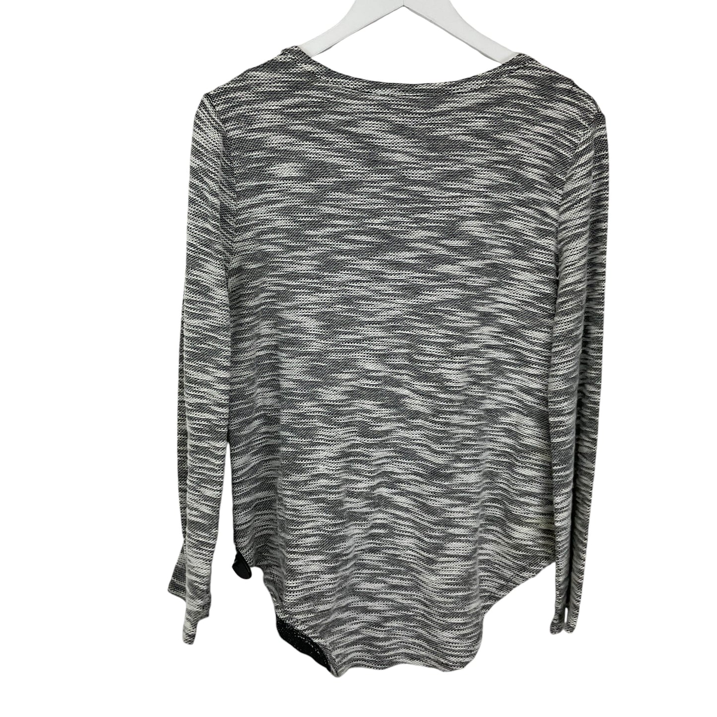 Top Long Sleeve By Skyes The Limit In Grey, Size: M