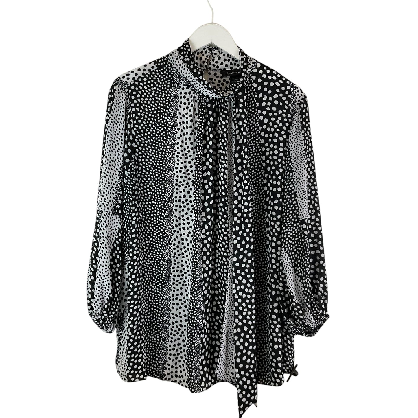 Top Long Sleeve By Ashley Stewart In Black & White, Size: 1x