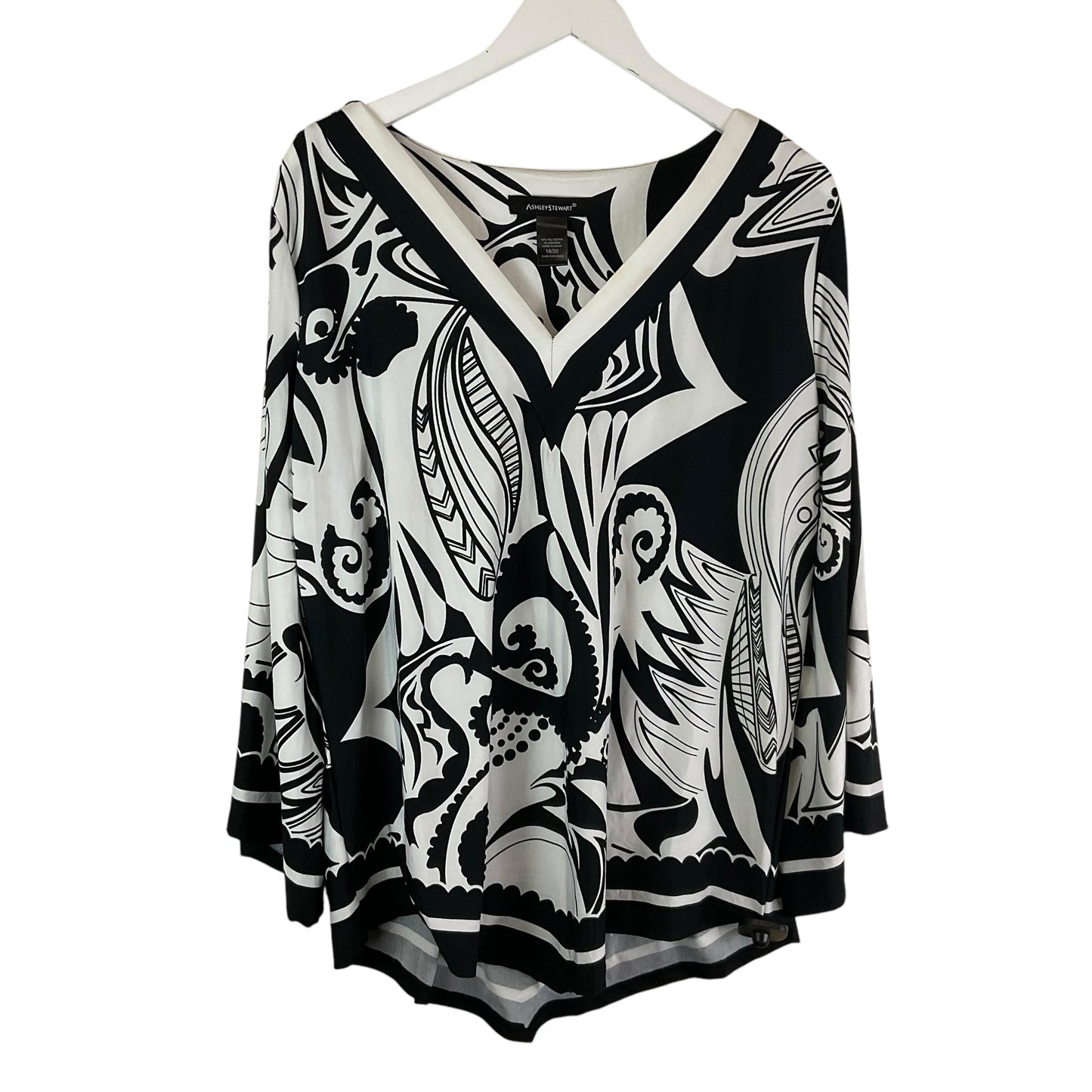 Top 3/4 Sleeve By Ashley Stewart In Black & White, Size: 1x