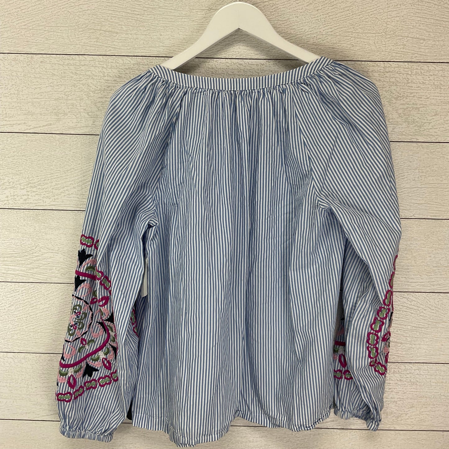 Top Long Sleeve By Crown And Ivy In Blue, Size: M