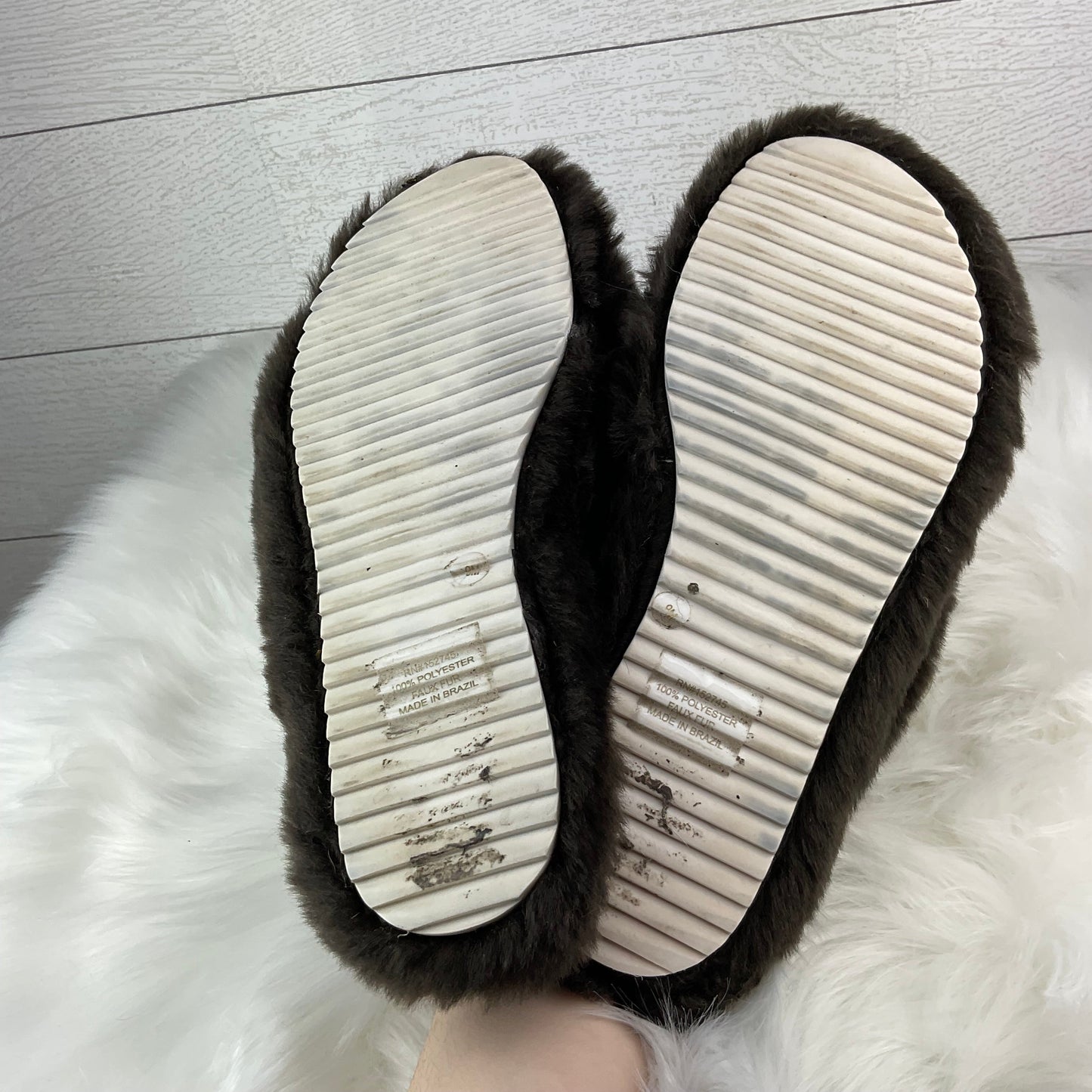 Brown Sandals Flats Vince Camuto, Size 9