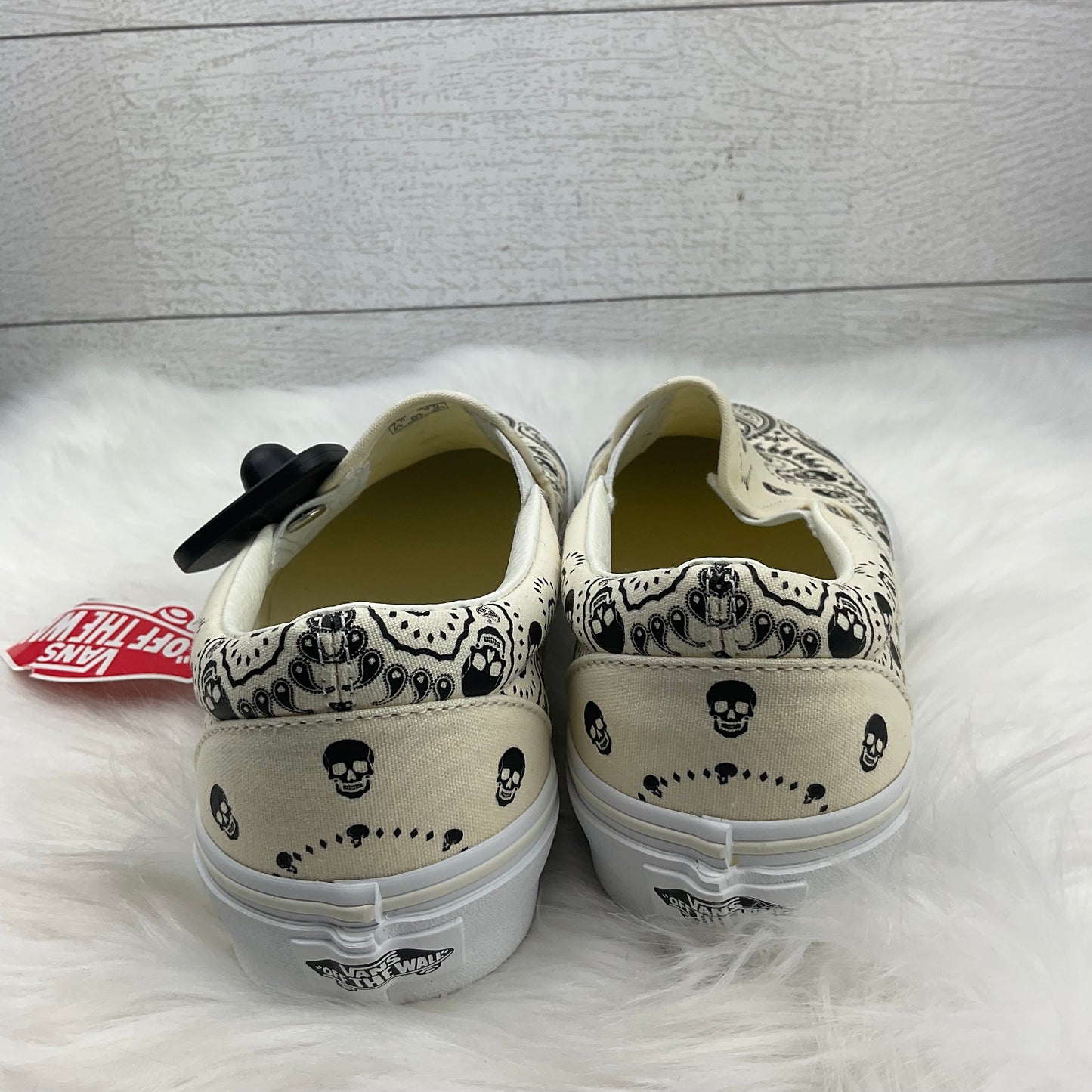 Shoes Flats By Vans In Cream, Size: 7.5