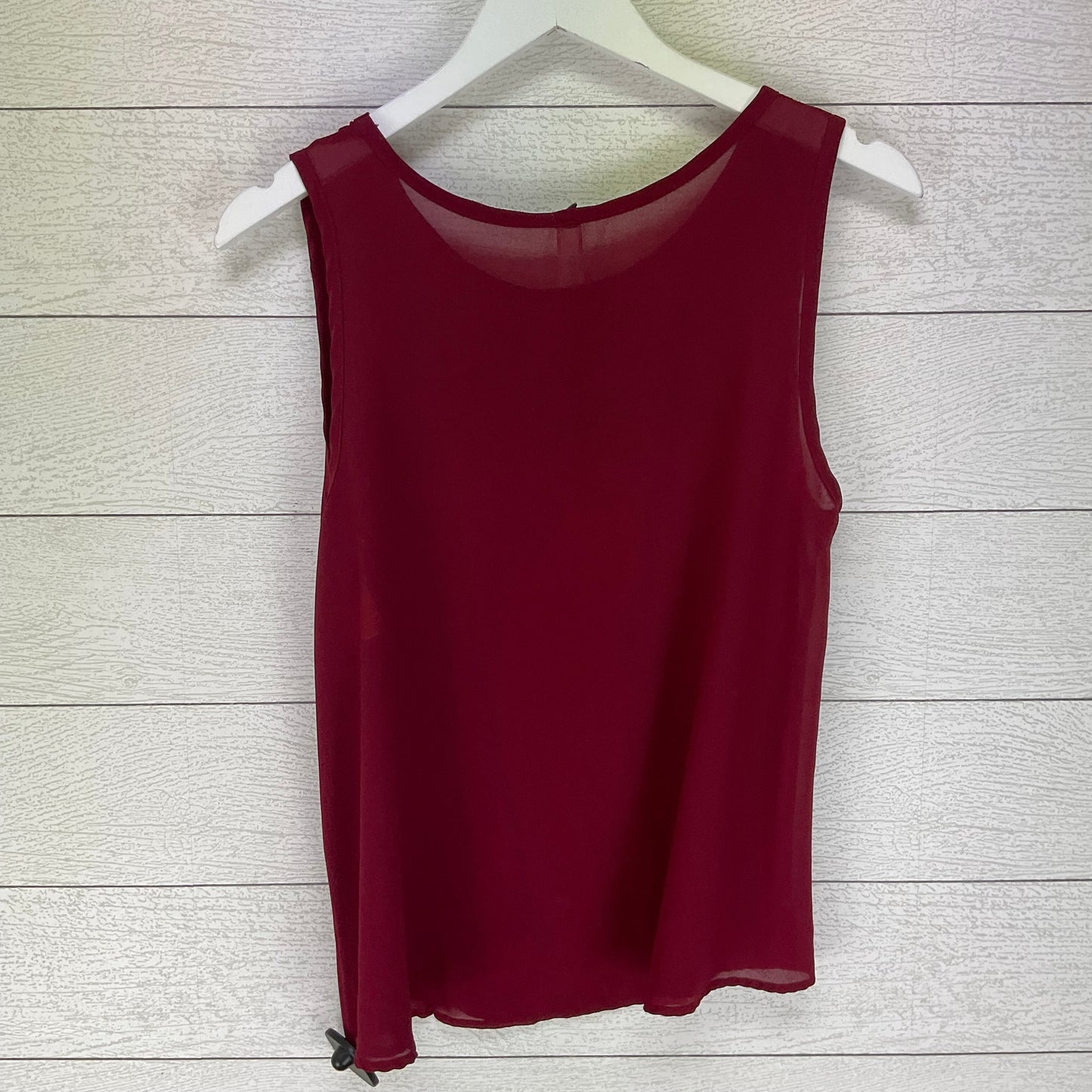 Top Sleeveless By Universal Thread  Size: M