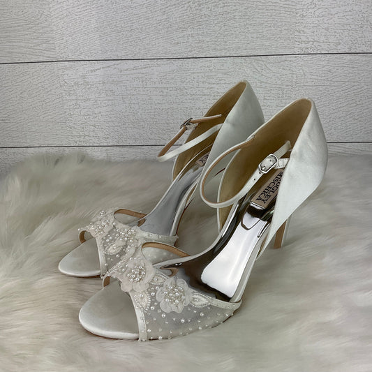 White Shoes Designer Badgley Mischka, Size 10