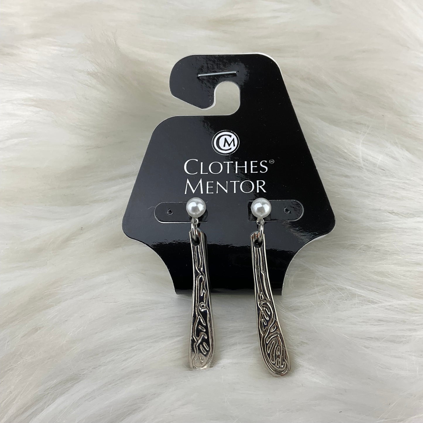 Earrings Dangle/drop By Clothes Mentor  Size: 0