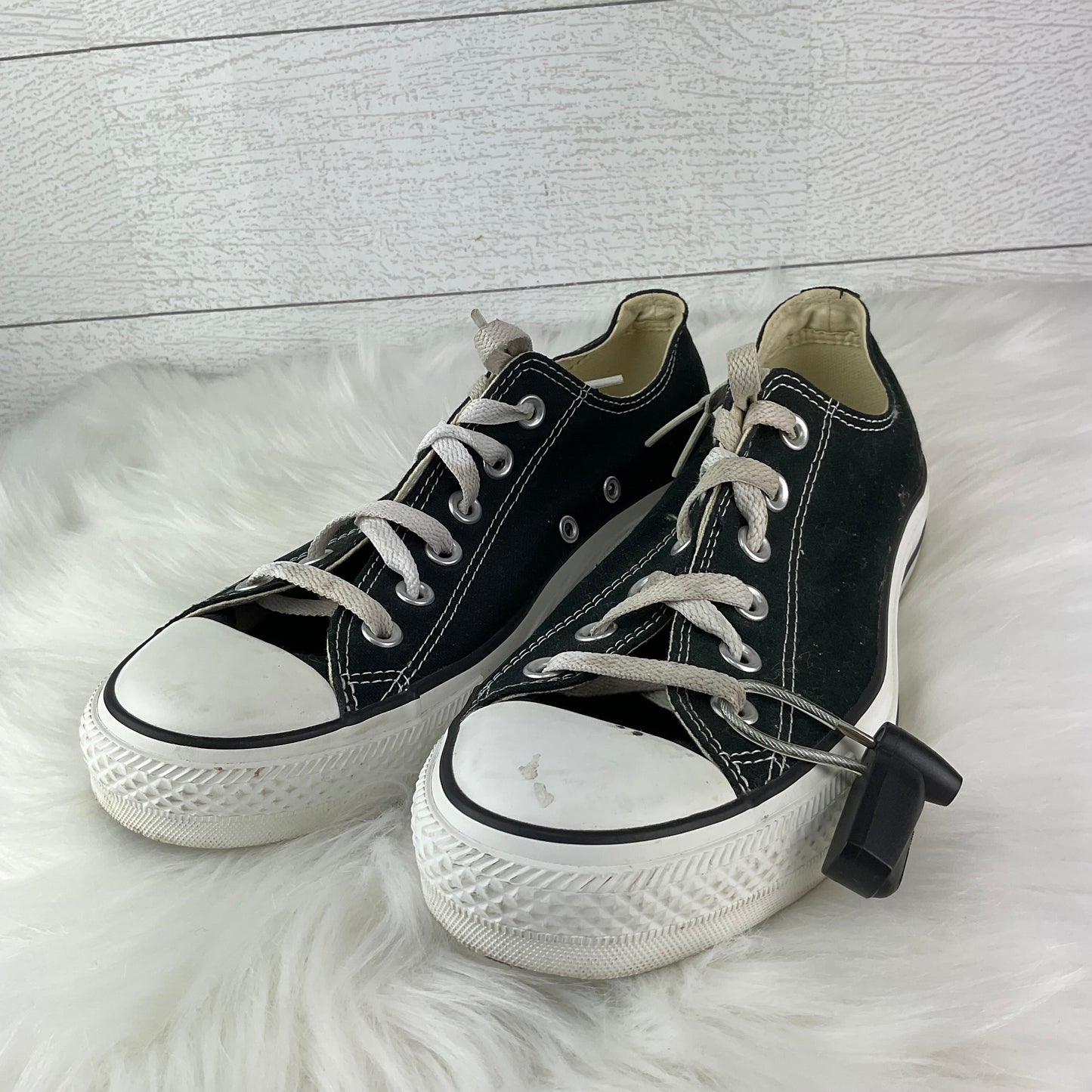 Shoes Sneakers By Converse In Black, Size: 7