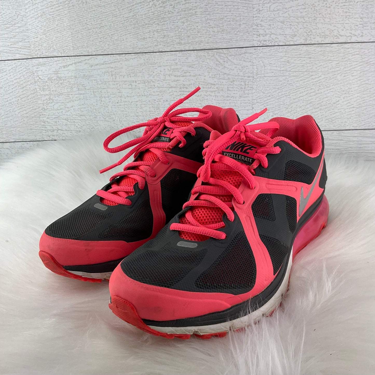 Shoes Athletic By Nike In Grey & Pink, Size: 8.5