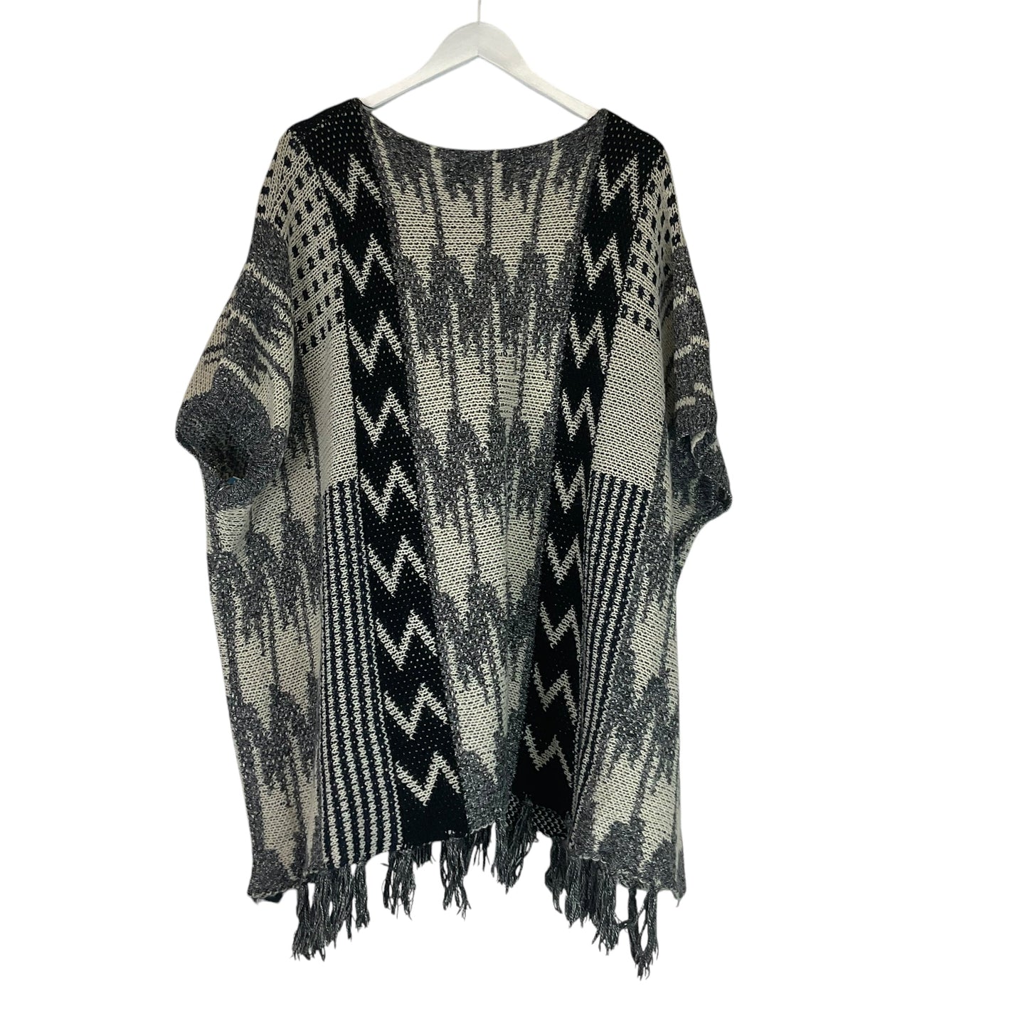 Poncho By Elodie In Grey, Size: Xl