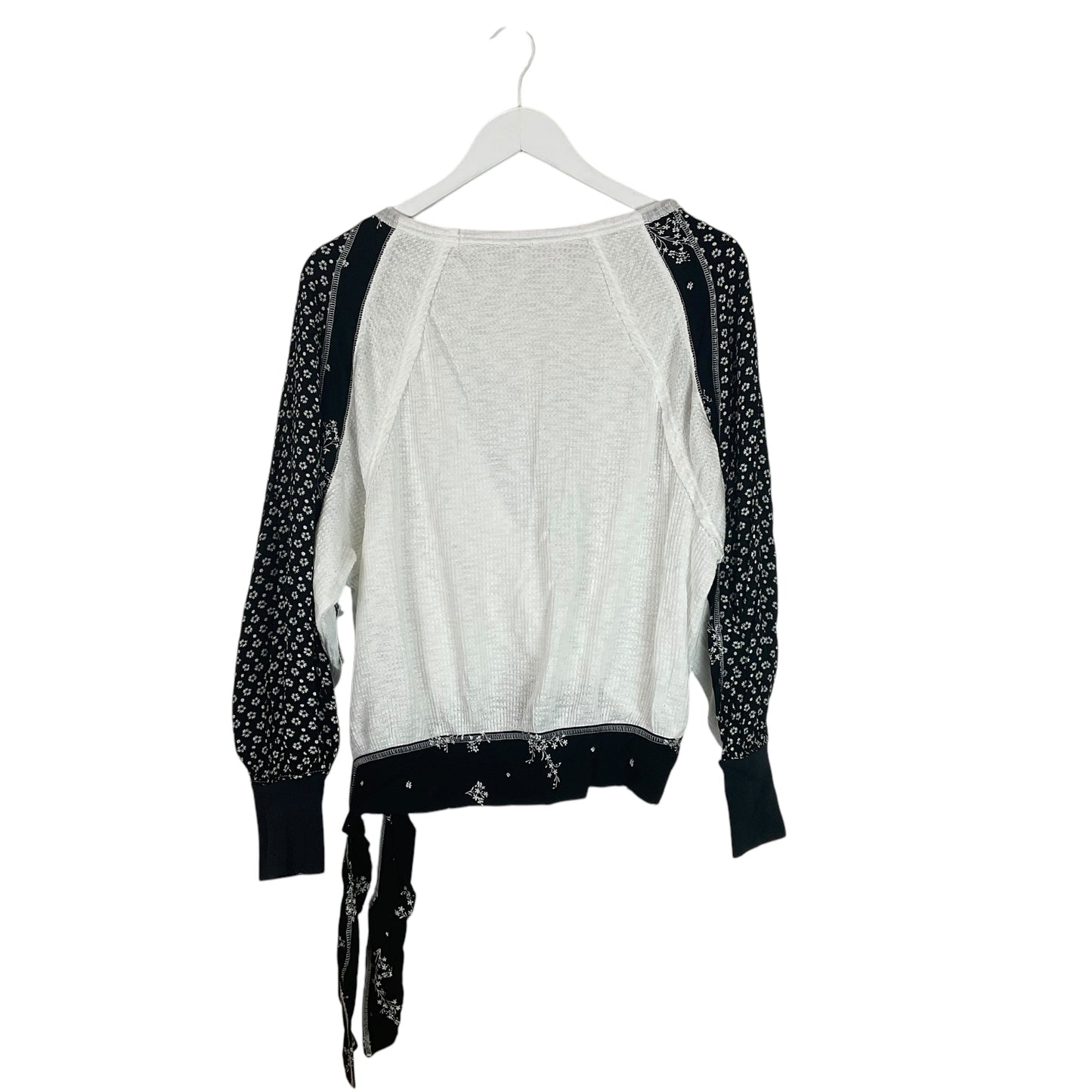 Top Long Sleeve By Free People In Black & White, Size: M