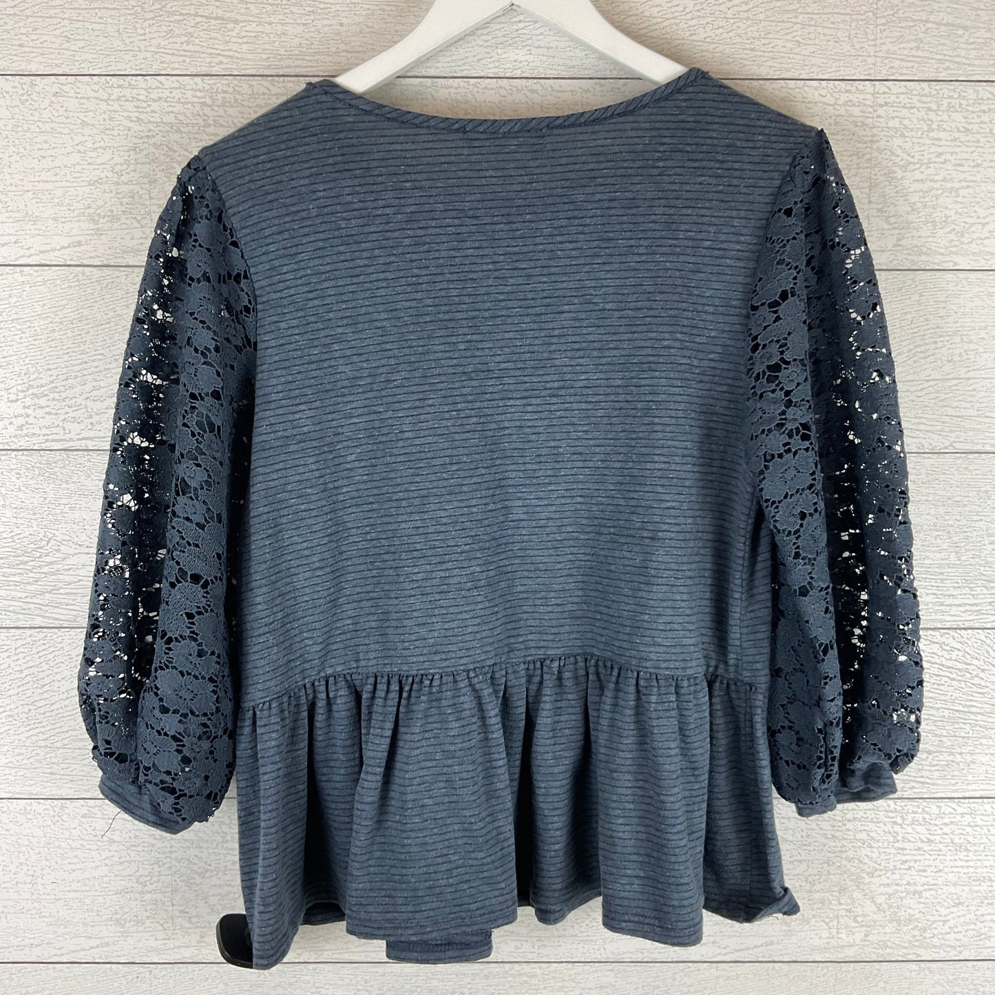 Top Long Sleeve By Altard State In Navy, Size: M