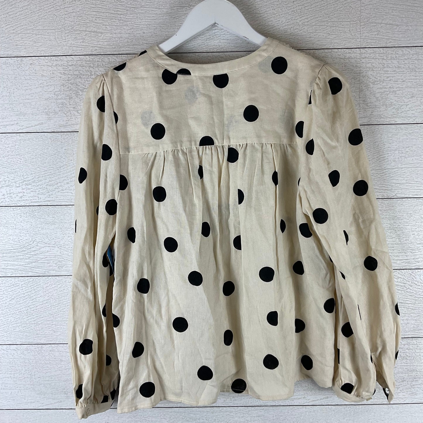 Top Long Sleeve By Who What Wear In Cream, Size: M