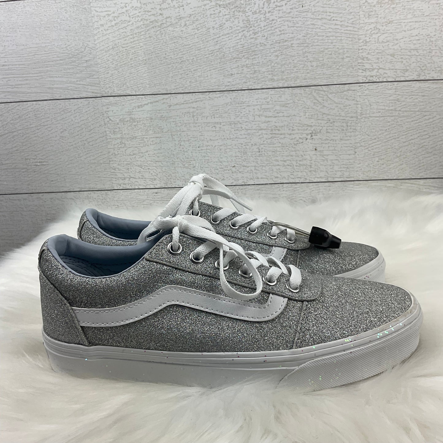 Shoes Sneakers By Vans In Silver, Size: 8