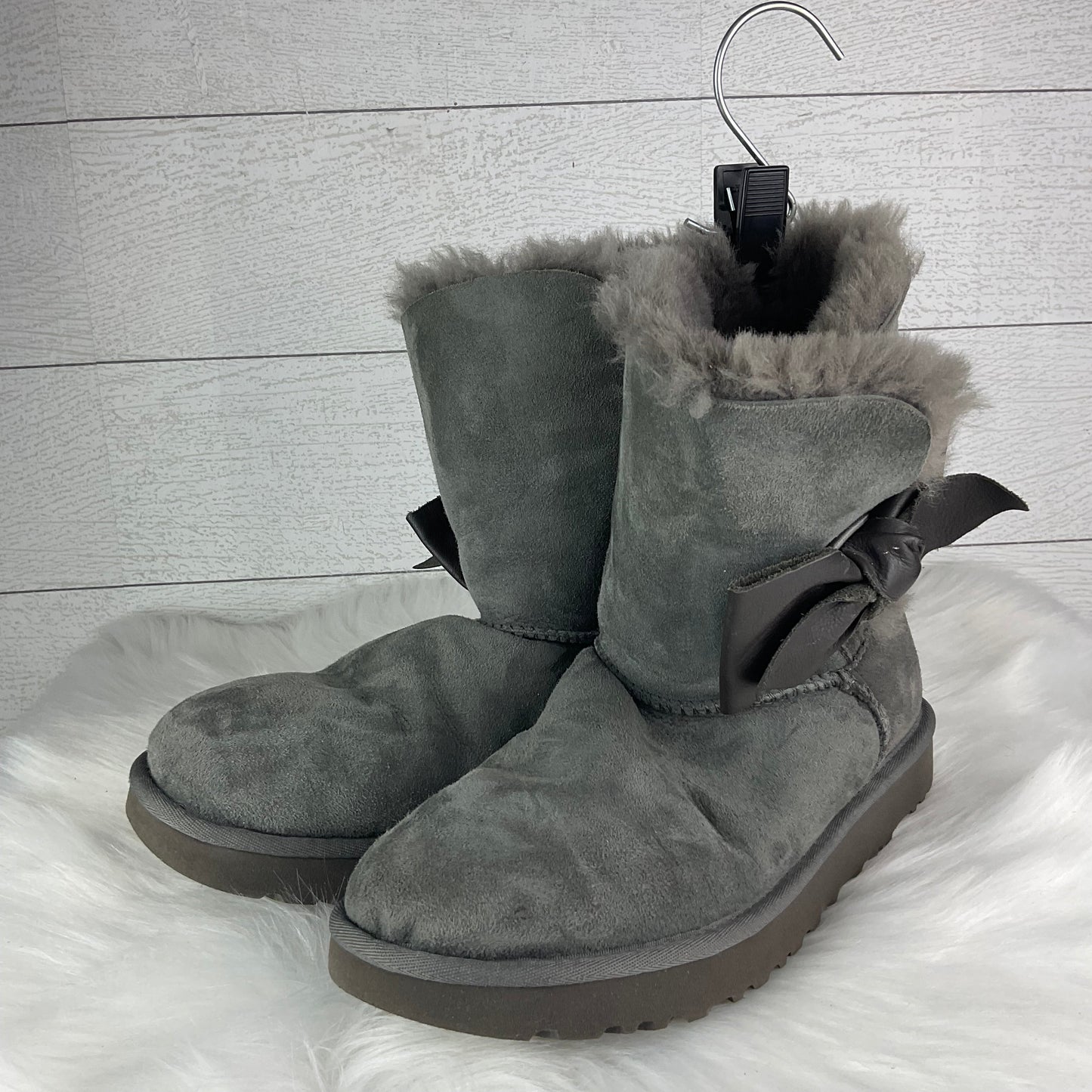 Boots Designer By Ugg In Grey, Size: 8