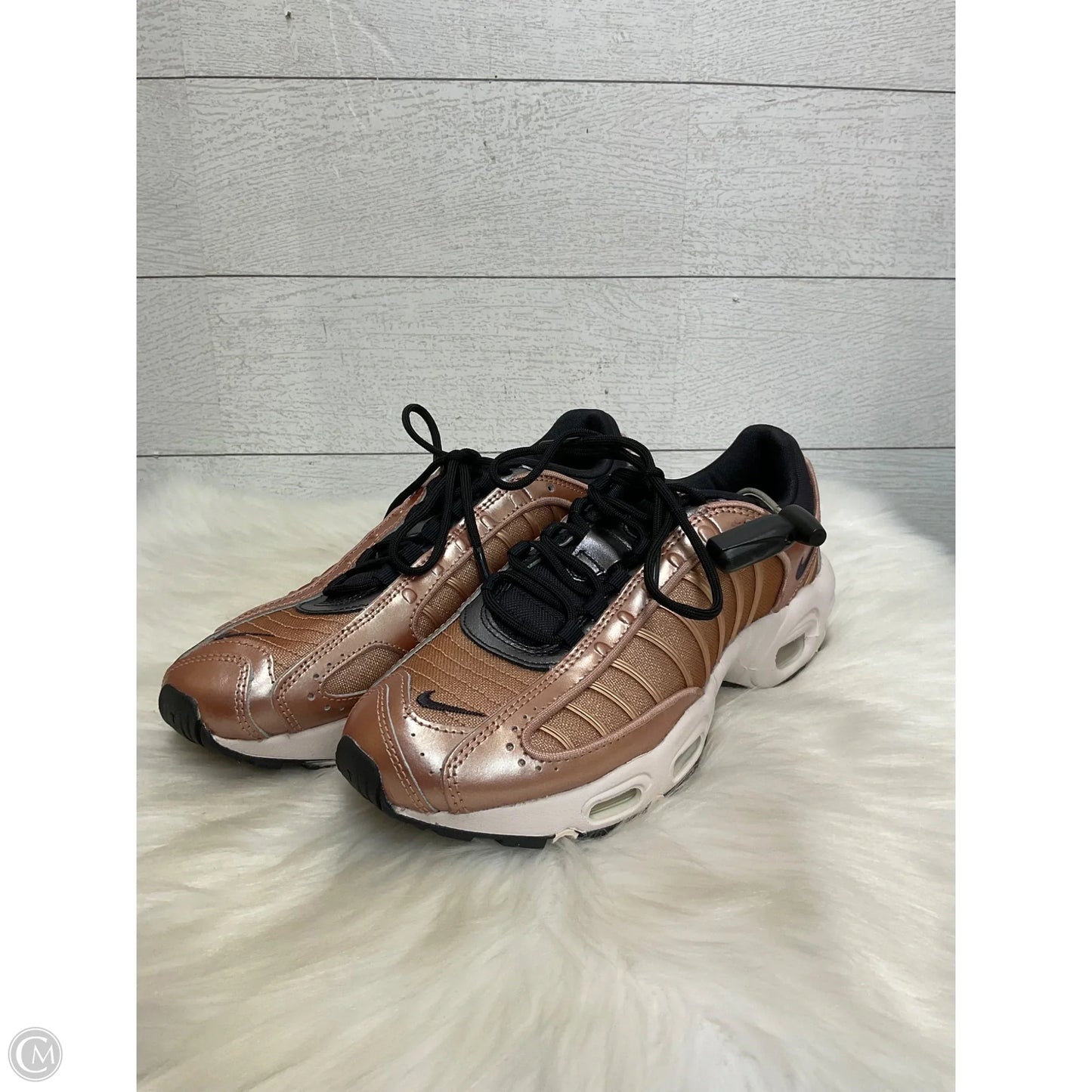 Shoes Sneakers By Nike In Black & Gold, Size: 9