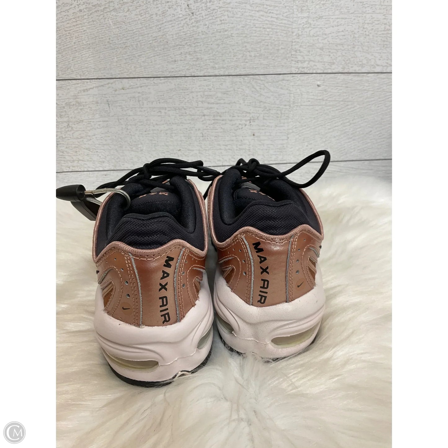 Shoes Sneakers By Nike In Black & Gold, Size: 9