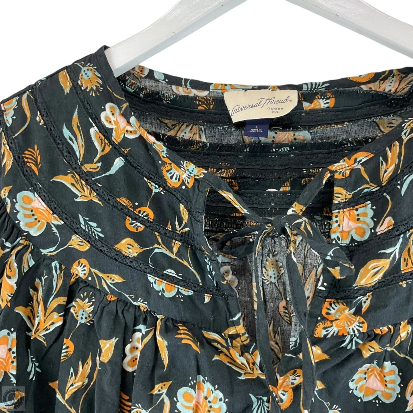 Top Long Sleeve Basic By Universal Thread In Floral Print, Size: L