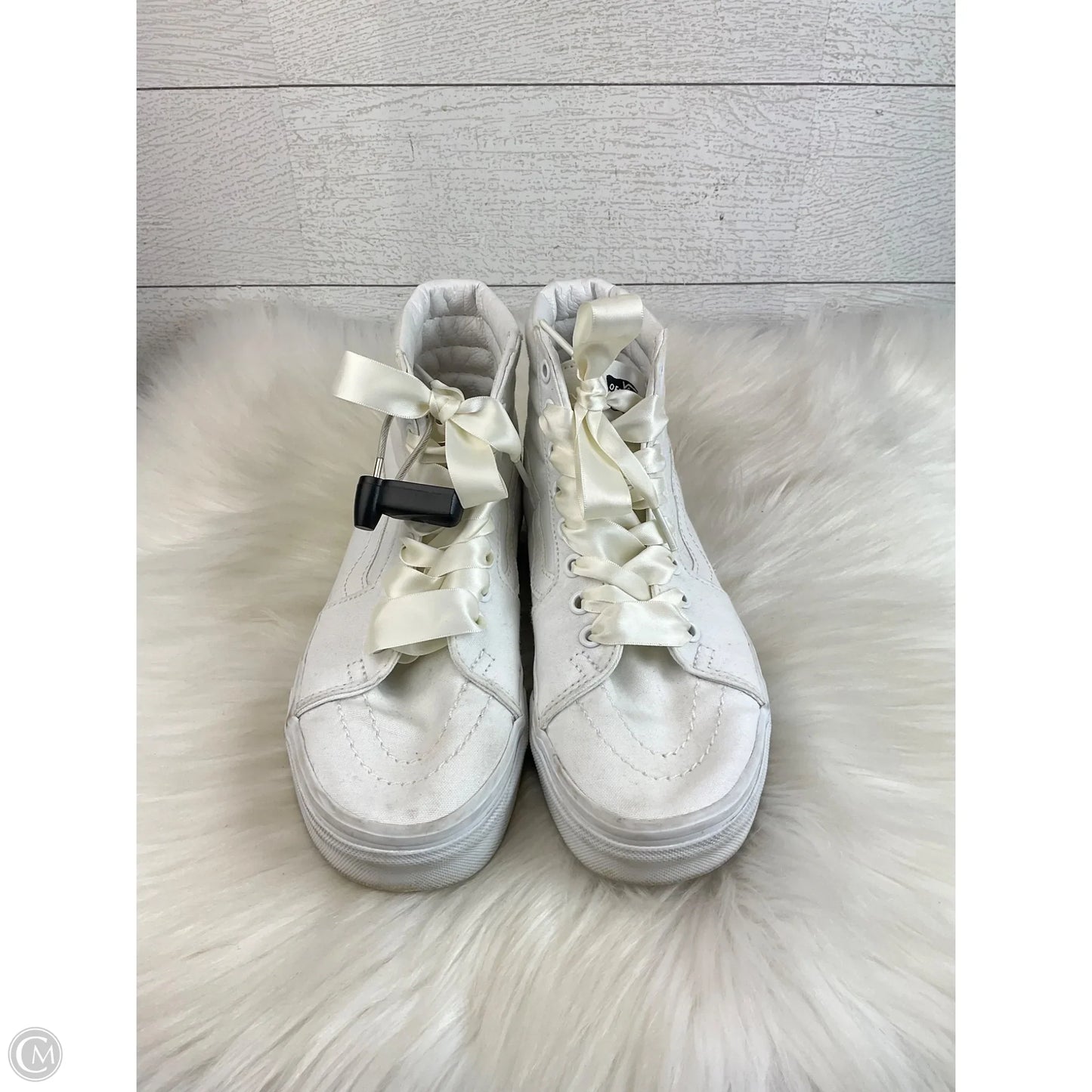 Shoes Sneakers By Vans In White, Size: 7