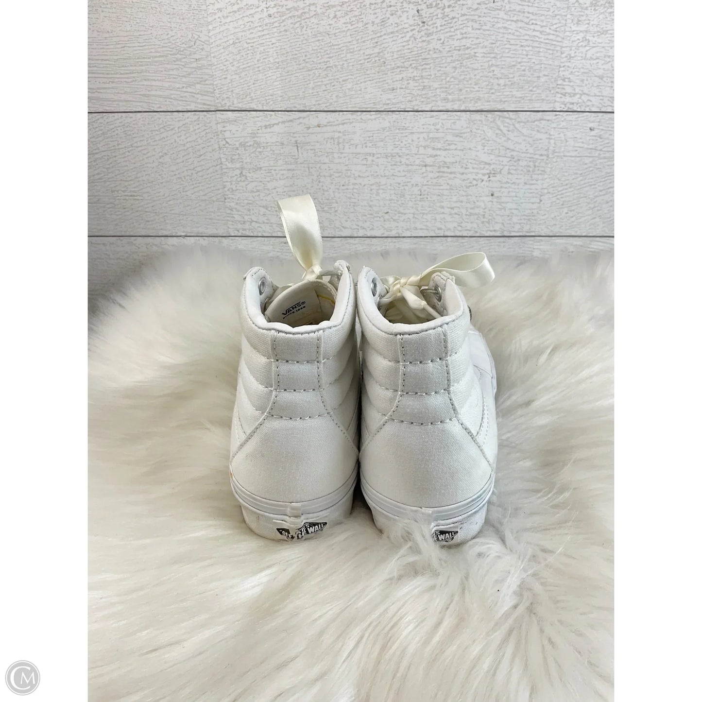 Shoes Sneakers By Vans In White, Size: 7