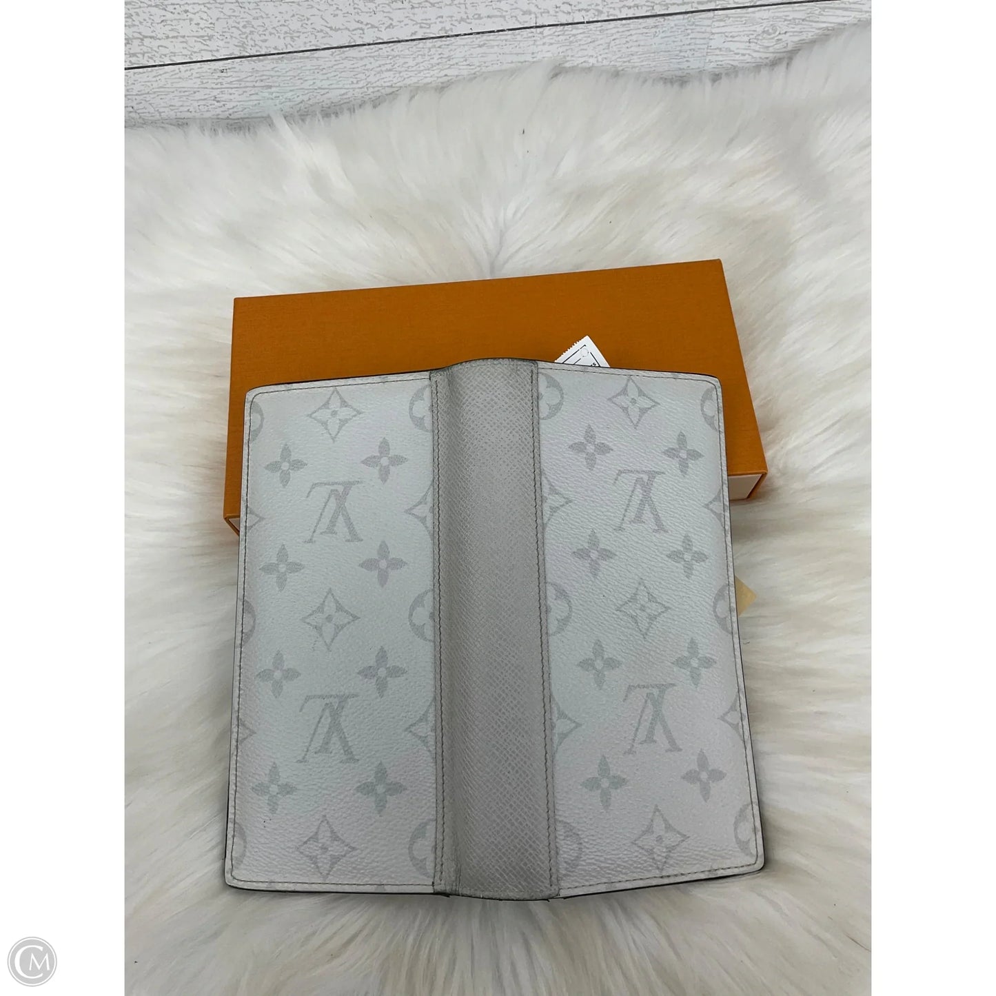 Wallet Luxury Designer By Louis Vuitton, Size: Medium