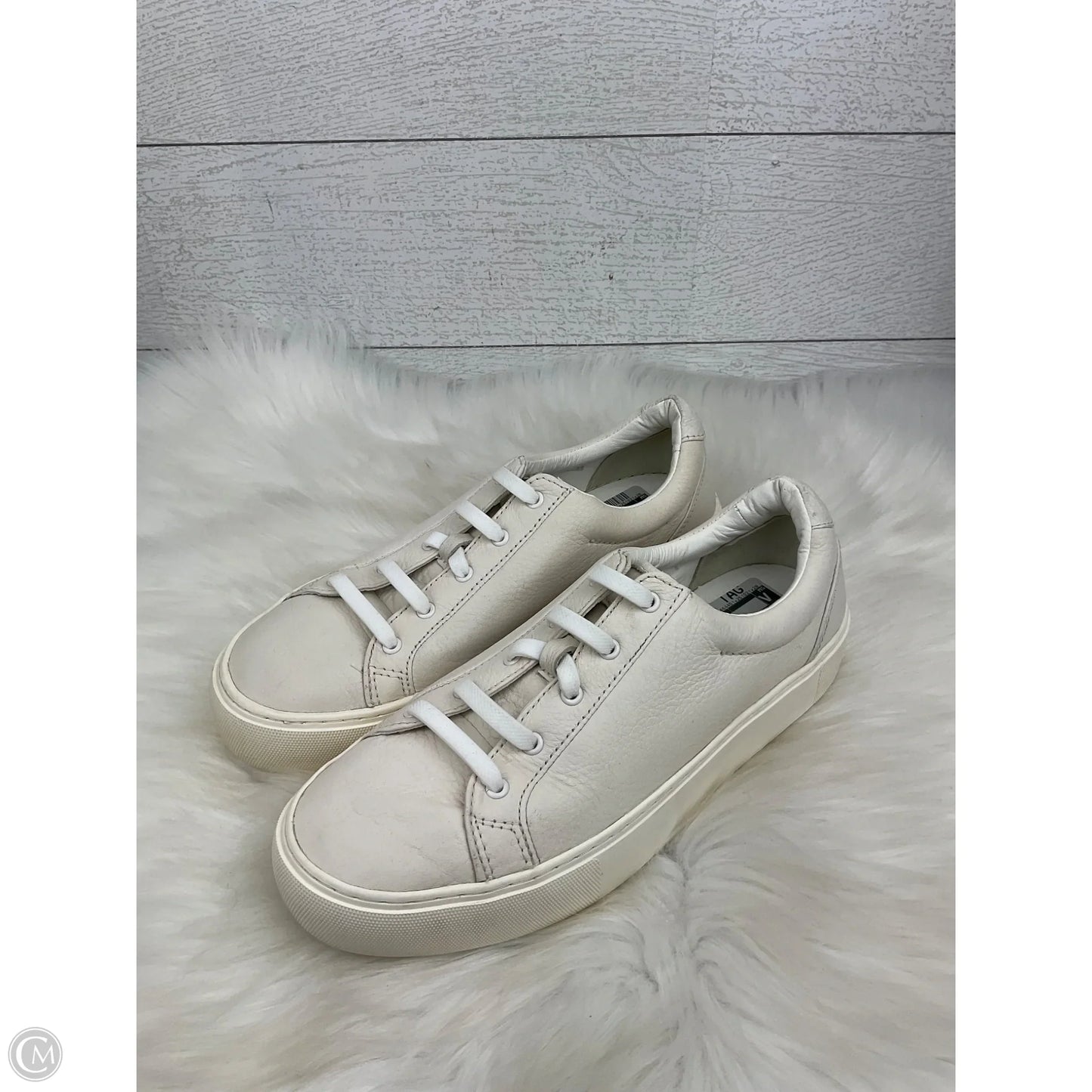 Shoes Designer By Ugg In White, Size: 7.5