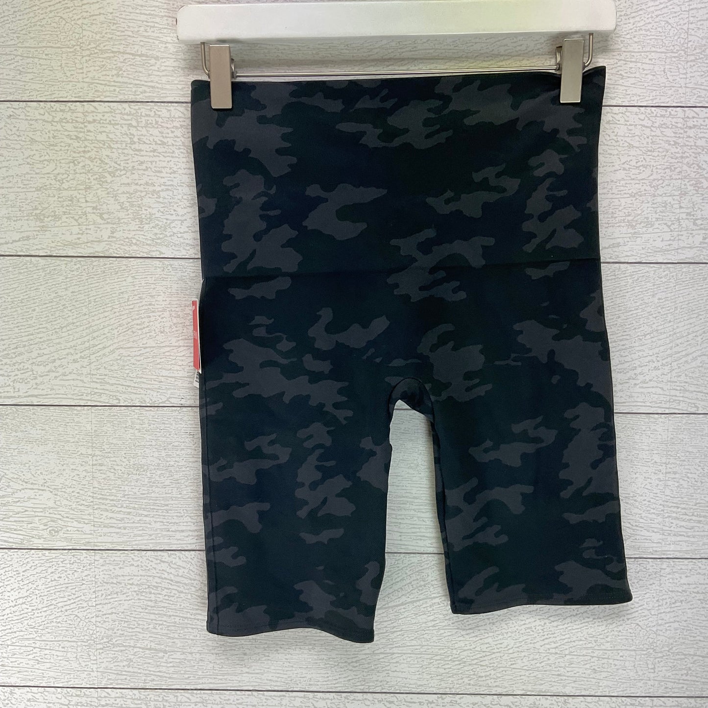 Camouflage Print Athletic Shorts Spanx, Size Xl