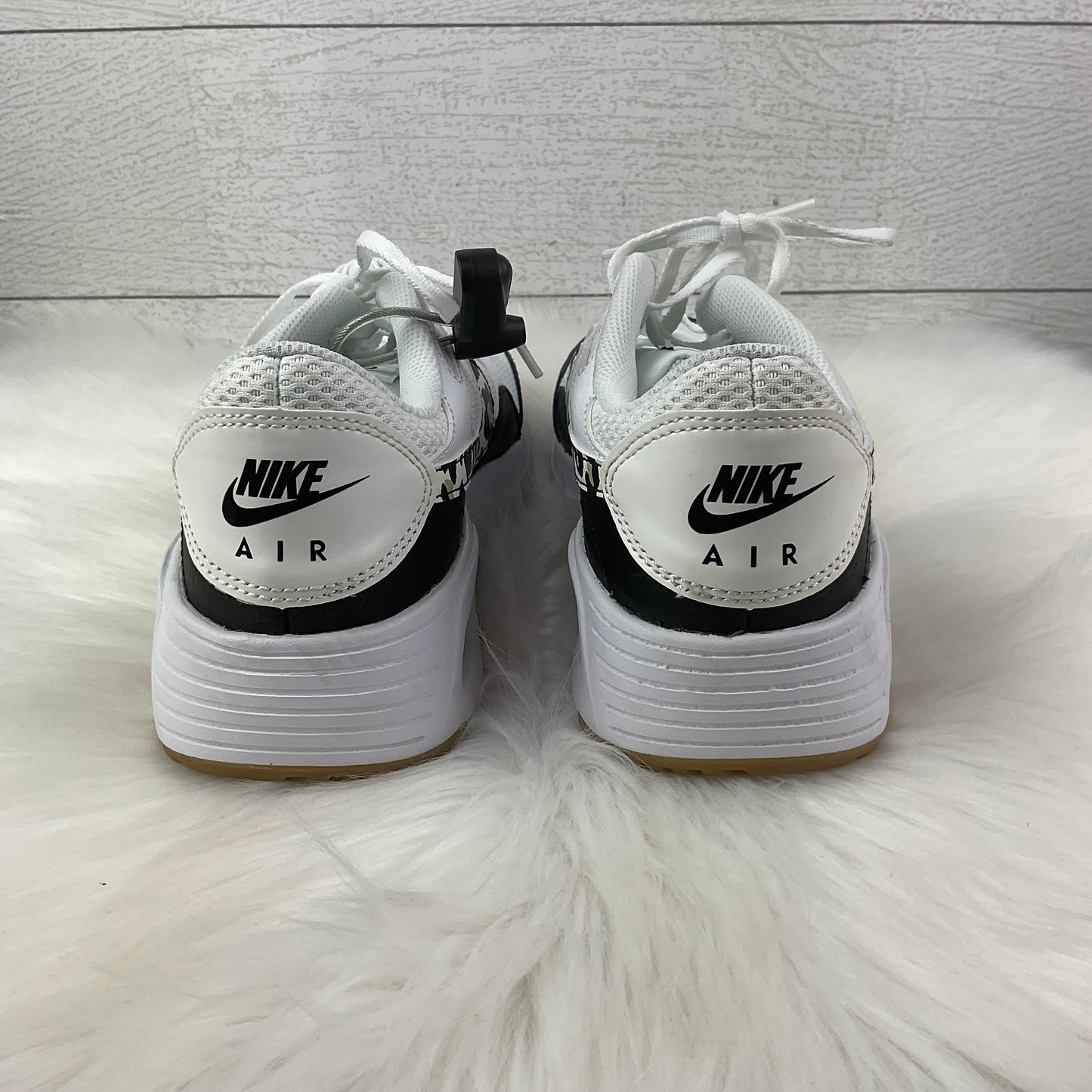 Shoes Sneakers By Nike In White, Size: 10