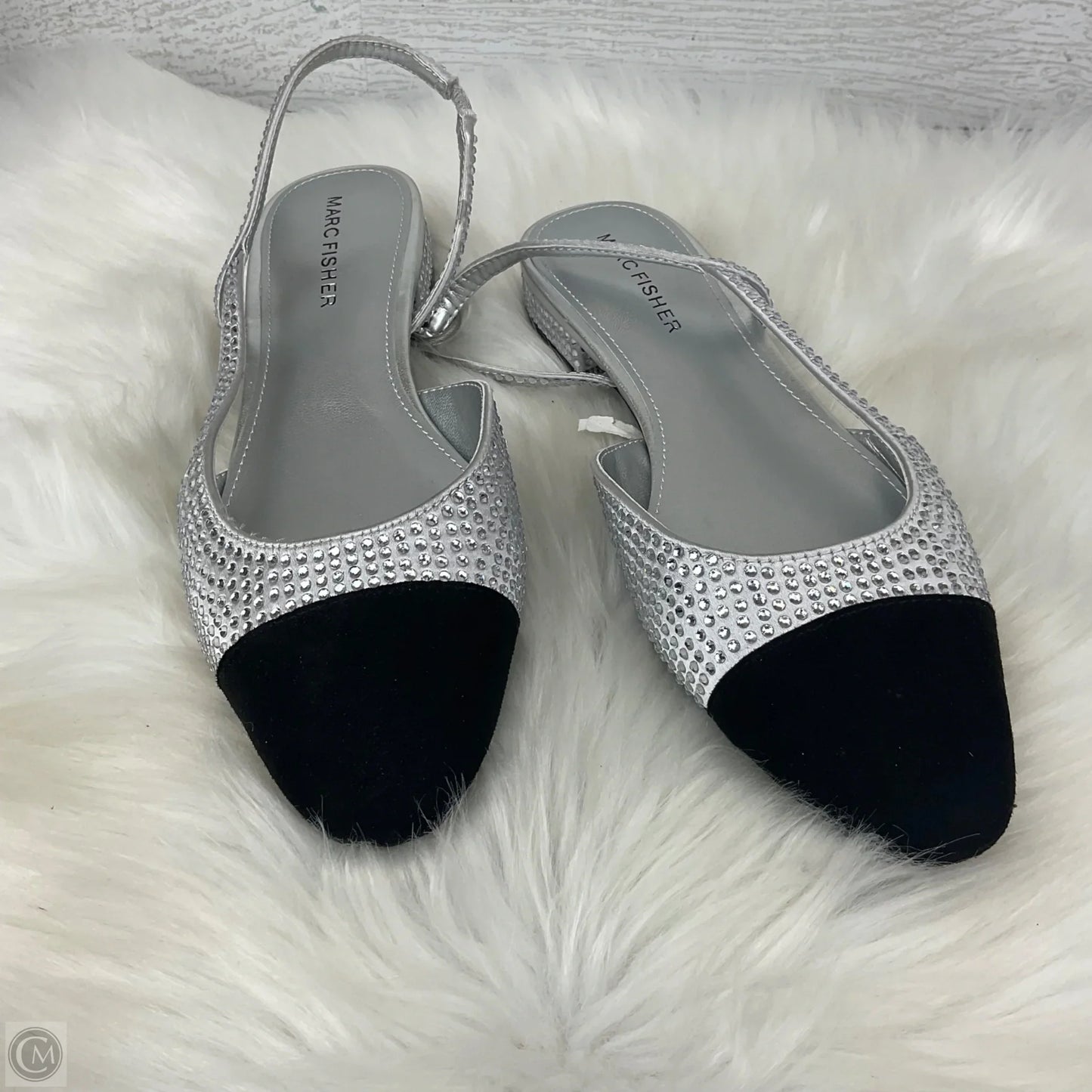 Shoes Flats By Marc Fisher In Silver, Size: 7