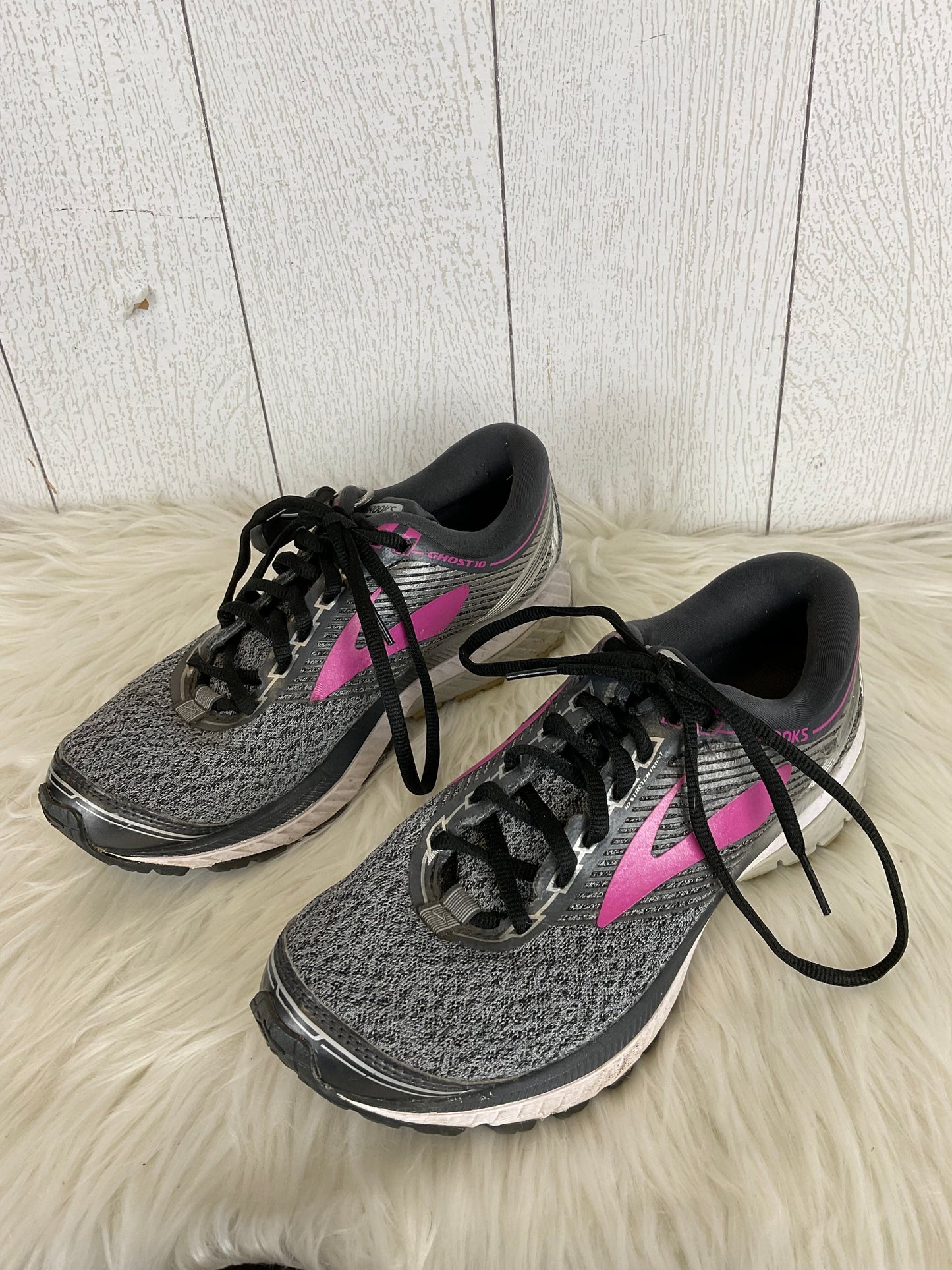 Shoes Athletic By Brooks In Grey, Size: 6.5