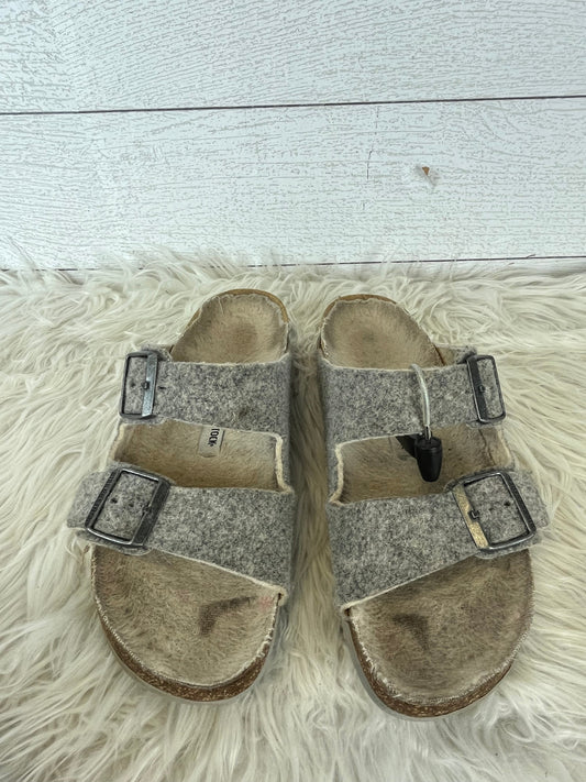 Sandals Designer By Birkenstock  Size: 9