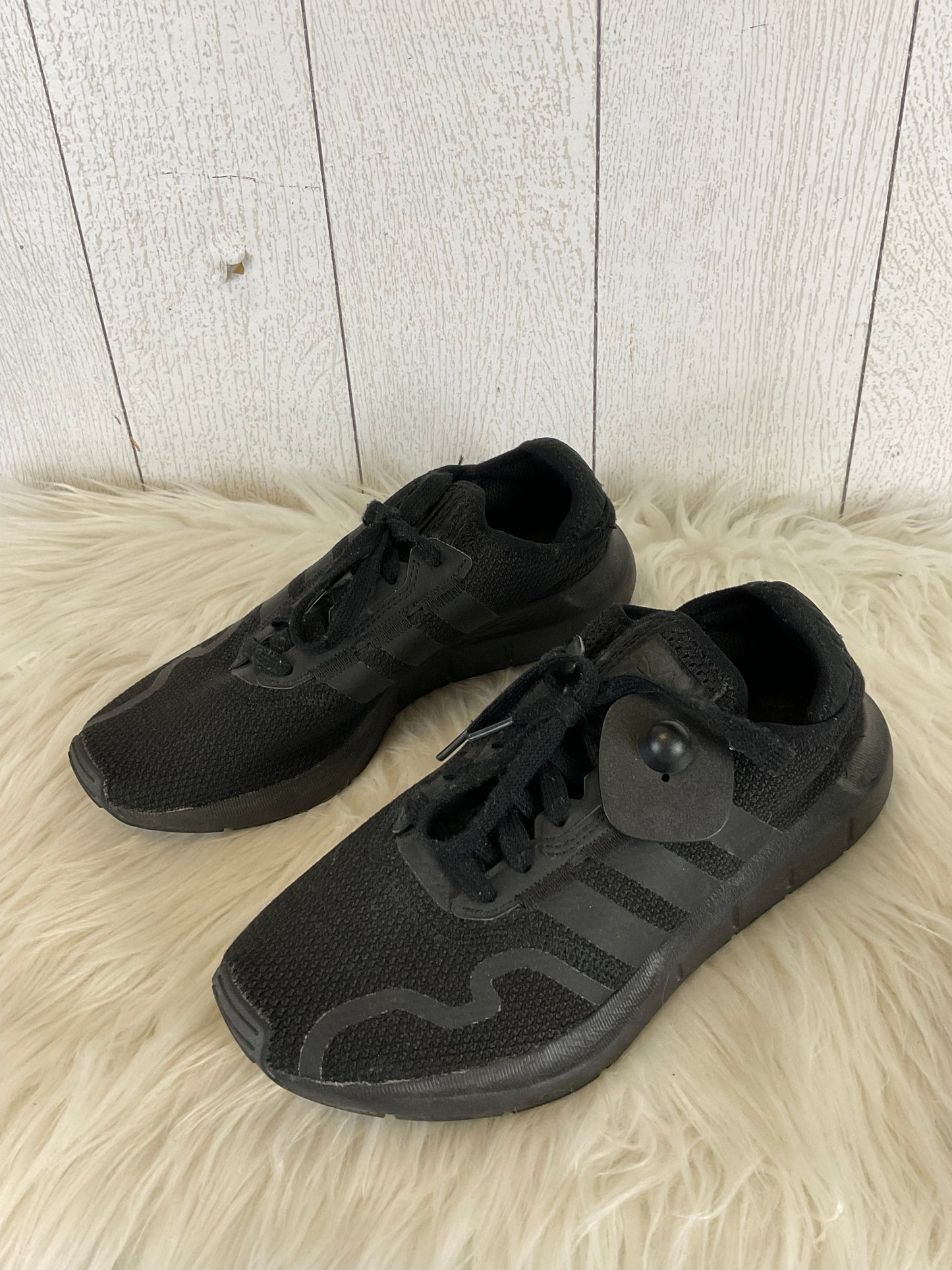 Shoes Athletic By Adidas In Black, Size: 6.5