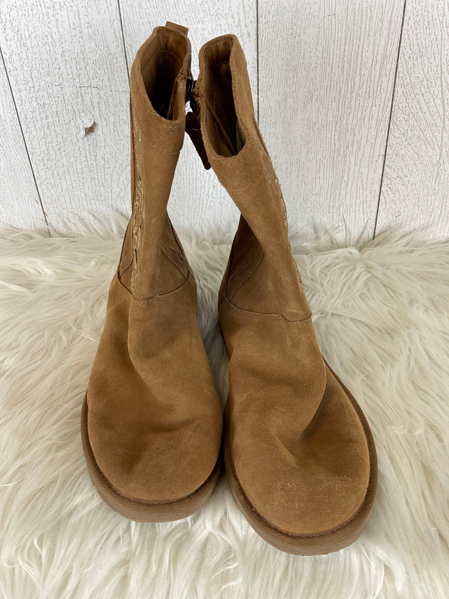 Boots Ankle Flats By Ugg In Brown, Size: 9