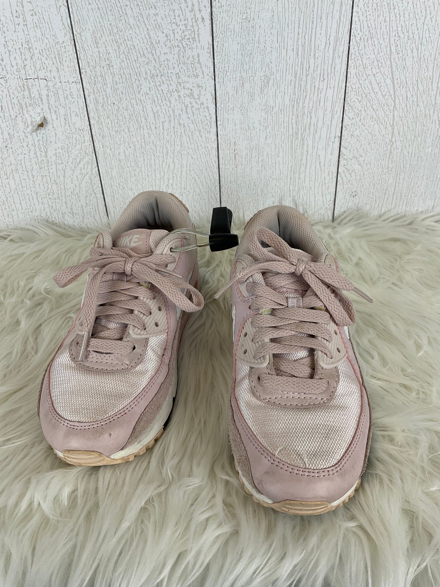 Pink Shoes Sneakers Nike, Size 6