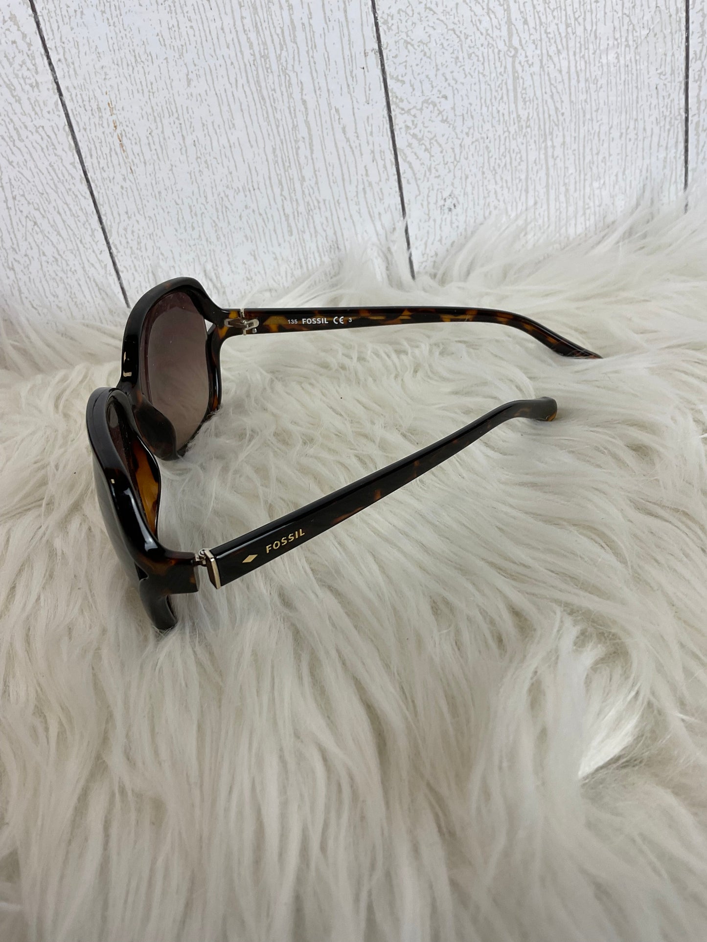 Sunglasses Designer Fossil, Size 01 Piece