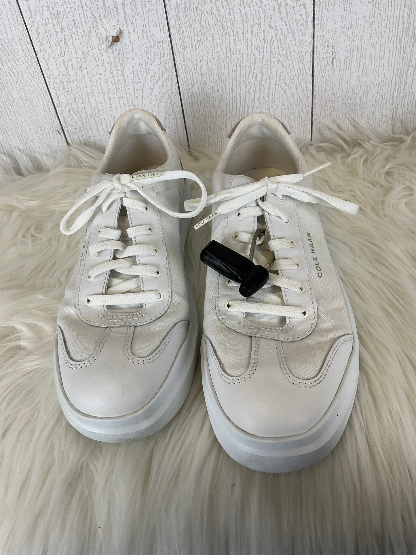 White Shoes Sneakers Cole-haan, Size 9