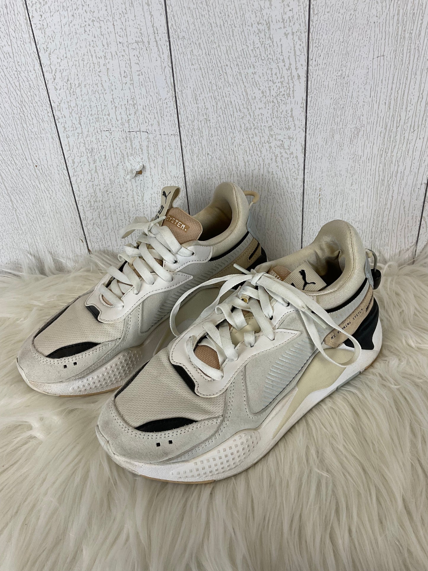 Cream Shoes Athletic Puma, Size 7