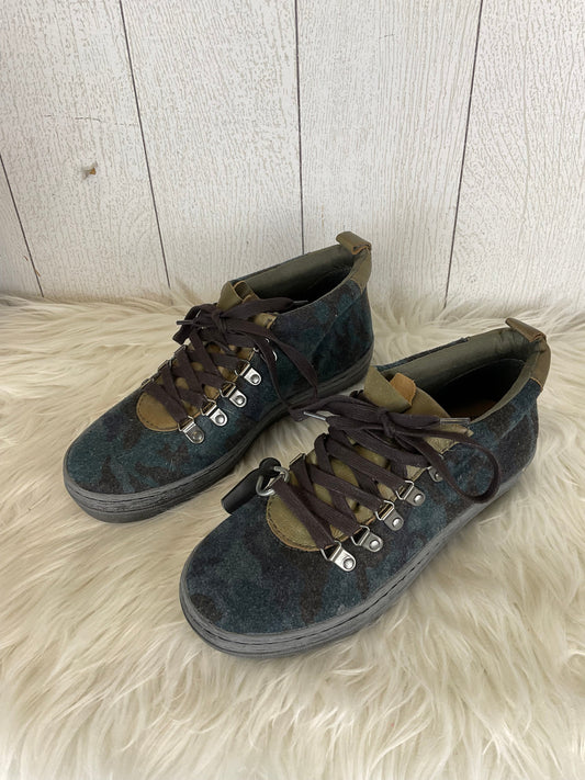 Shoes Sneakers By Otbt In Green, Size: 8