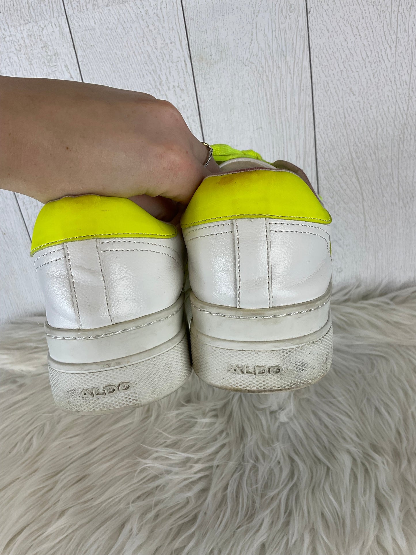 Shoes Sneakers By Aldo In White, Size: 8.5