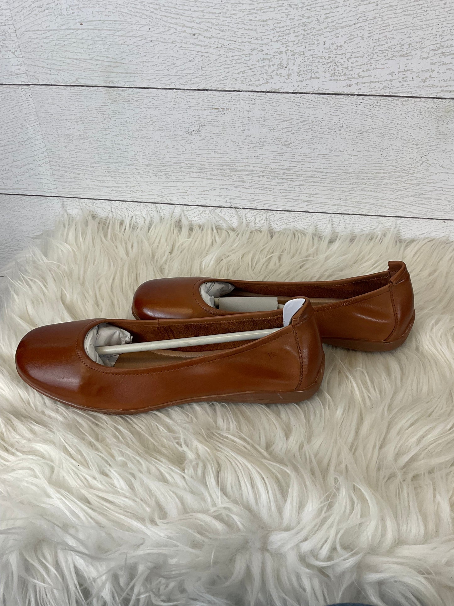 Shoes Flats By Josef Seibel In Brown, Size: 7.5