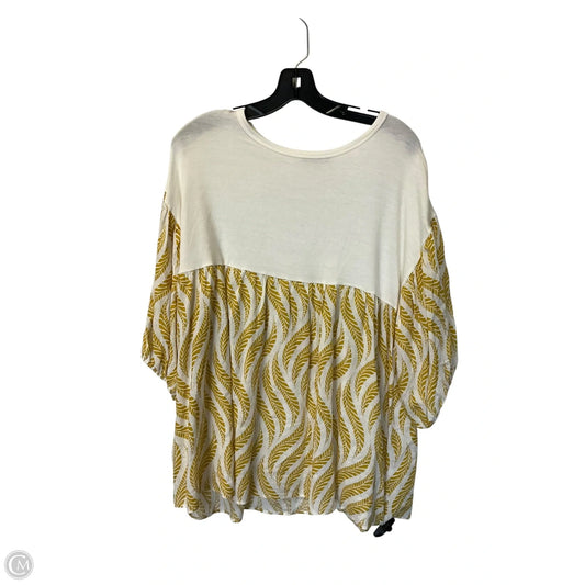 Top Short Sleeve By Sweet Claire In Cream & Yellow, Size: M