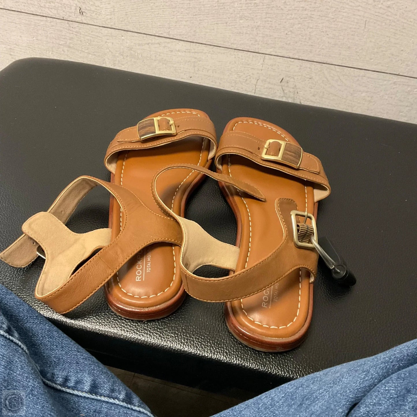 Sandals Flats By Universal Thread In Tan, Size: 11