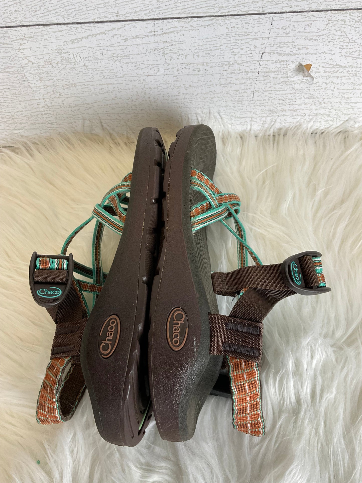 Brown Sandals Flats Chacos, Size 8