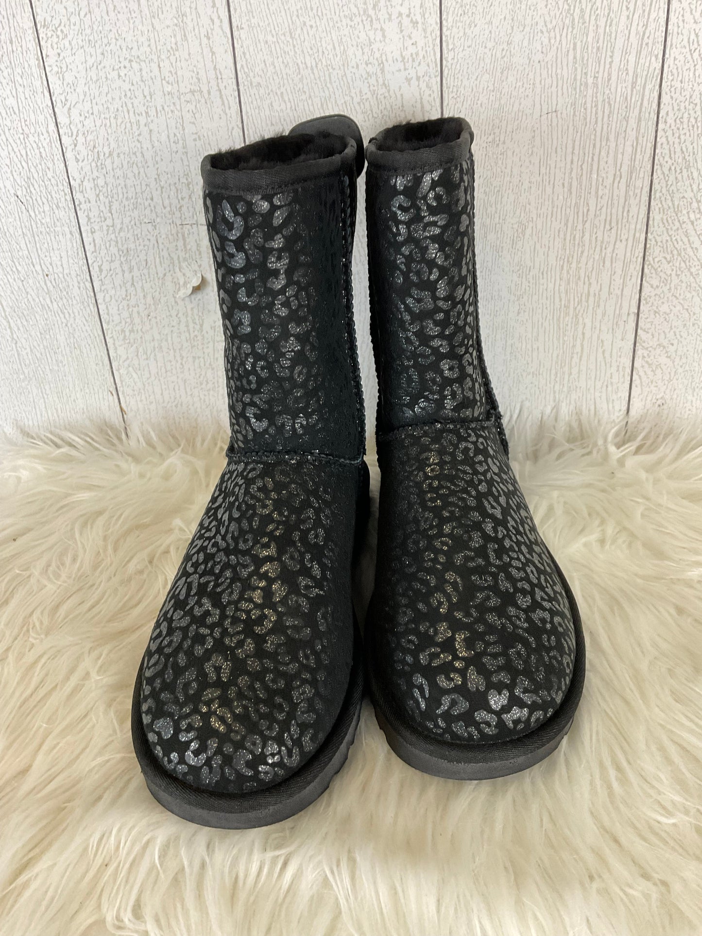 Boots Designer By Ugg In Black, Size: 8.5