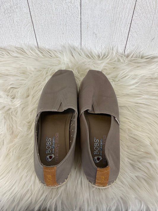 Shoes Flats By Bobs In Tan, Size: 9